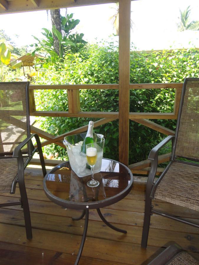 J And H Garden Cabinas Bocas Town Kültér fotó