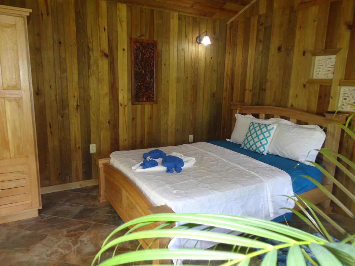J And H Garden Cabinas Bocas Town Kültér fotó