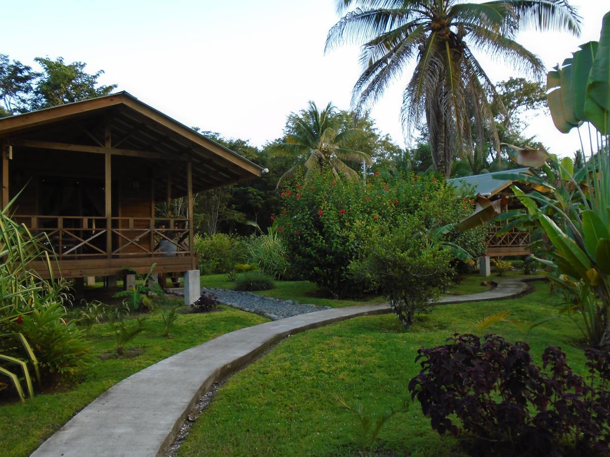 J And H Garden Cabinas Bocas Town Kültér fotó