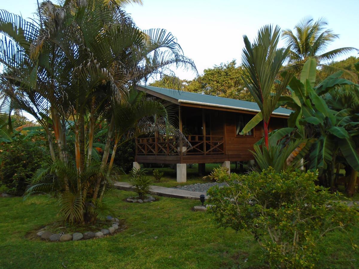 J And H Garden Cabinas Bocas Town Kültér fotó